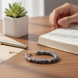 Bracelet perles plates en Sodalite DISQUE®, acier doré