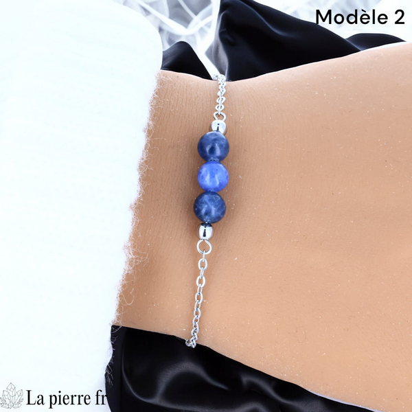 Bracelet sodalite modèle trois perles de 6 mm, chaîne argentée