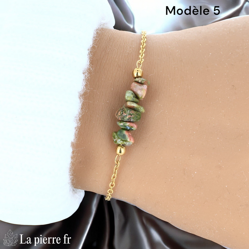 Bracelet unakite brute d'environ 2 cm sur chaîne dorée