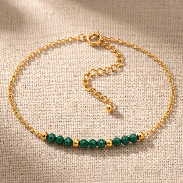 Bracelet pierre naturelle verte FILÉA®, perles de quartz fuchsite facettées sur chaîne fine dorée