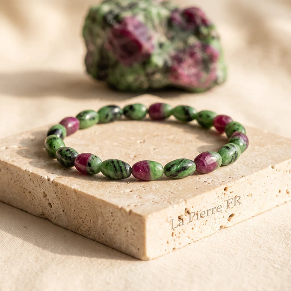 Bracelet rubis zoïsite (anyolite), pierres roulées vertes et framboise sur élastique