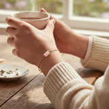 Bracelet Quartz rose LINE® – pierre rose tube facettée sur chaîne dorée