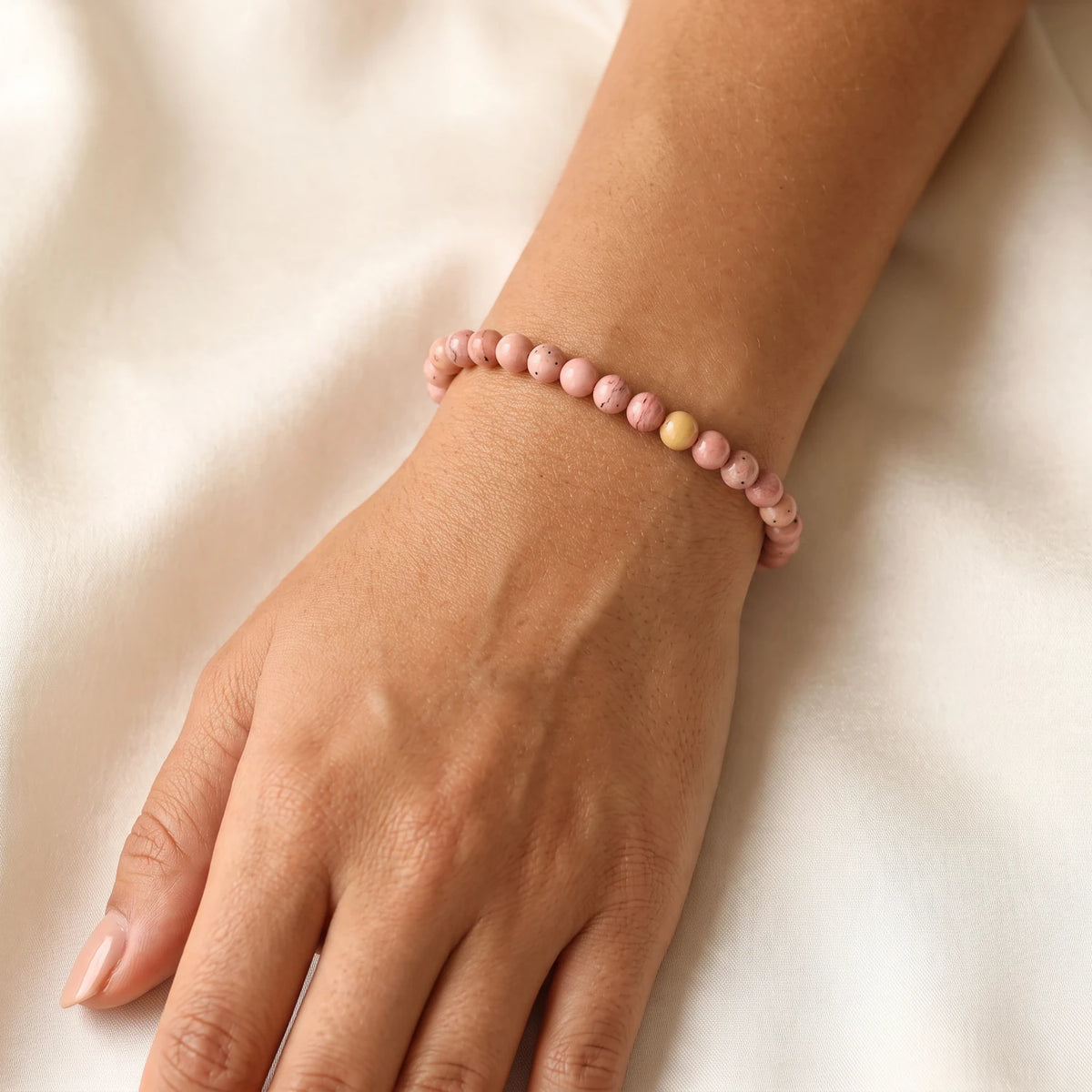 Bracelet rhodonite femme en perles fines de 6 mm rose saumon, pierre naturelle, idée cadeau femme