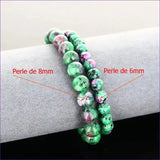 Bracelet de lithothérapie en Rubis Zoïsite véritable porté au poignet, bijou pierre naturelle vert/rose pour chakra cœur et vitalité.