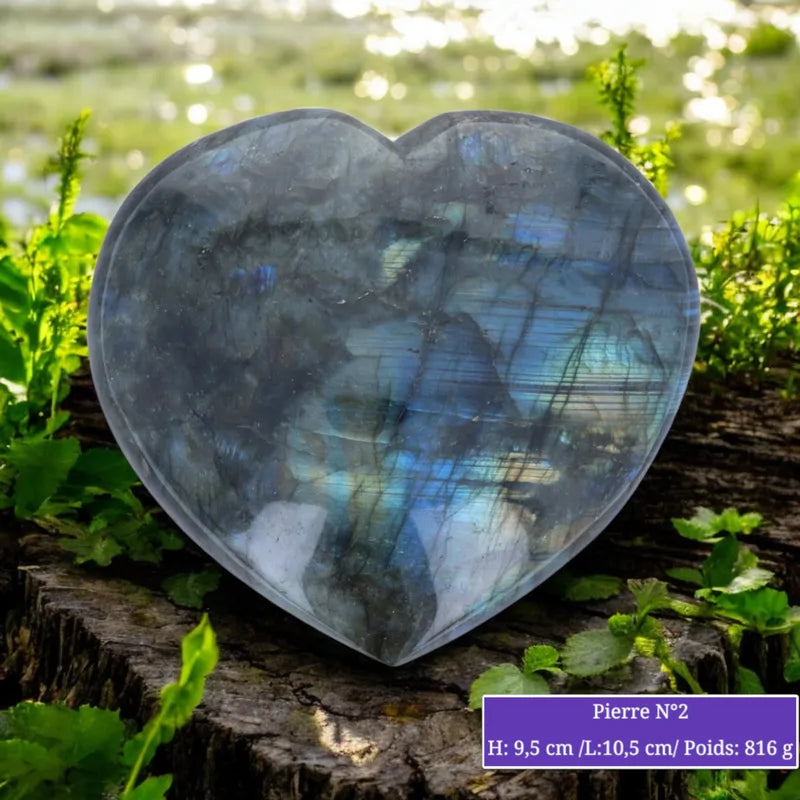 Détail du cœur en Labradorite, pierre naturelle pour méditation et décoration