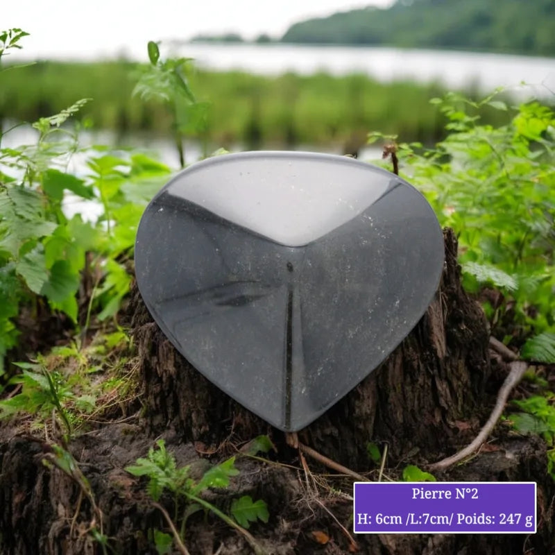 Détail du cœur en Obsidienne Dorée, pierre naturelle pour méditation et décoration