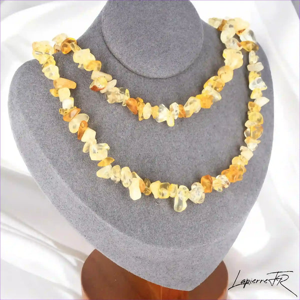 Collier Citrine (Améthyste Chauffée) Baroque (Éclat Solaire Chaleureux) avec pépites naturelles dorées.