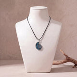 Collier Pendentif Ammonite en Nacre Naturelle Bleue