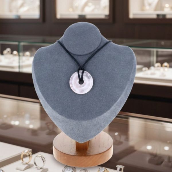 Collier donut en quartz rose sur cordon noir
