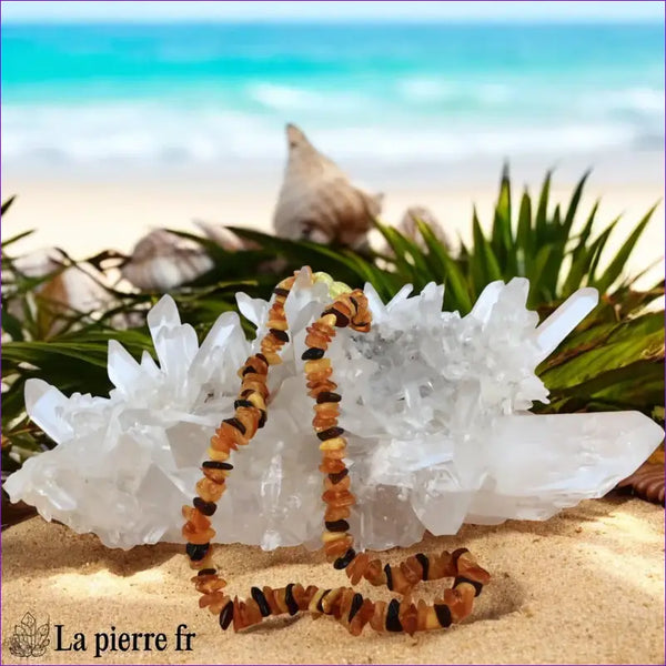 Collier ras de cou de 45 cm en Ambre de la Baltique, composé de perles de forme baroque multicolores (cognac, jaune, miel).