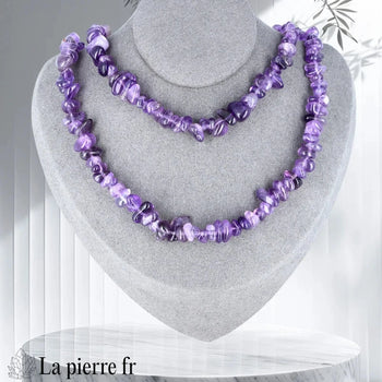 Colliers en pépites de pierres naturelles de lithothérapie – équilibre, énergie et beauté minérale.