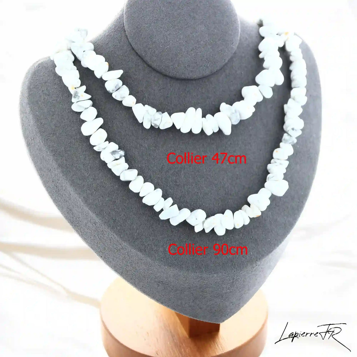 Collier femme (Sérénité Marmoréenne) en Howlite Blanche baroque, bijou de patience et de calme.