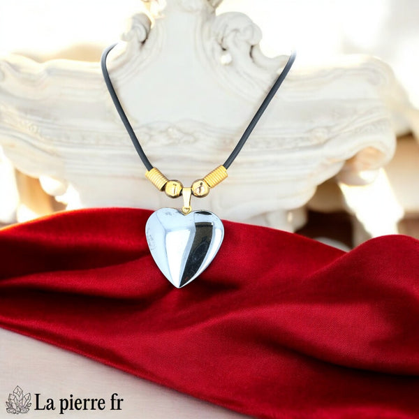 Collier hematite à pendentif grand cœur bombé sur cordon silicone, 43 cm