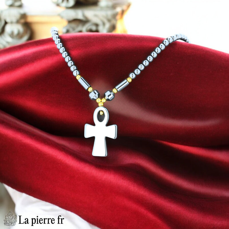 Collier hematite ras-de-cou avec croix de vie égyptienne, 43 cm