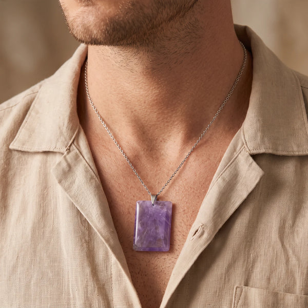 Collier homme pendentif plaque en améthyste violette sur chaîne acier