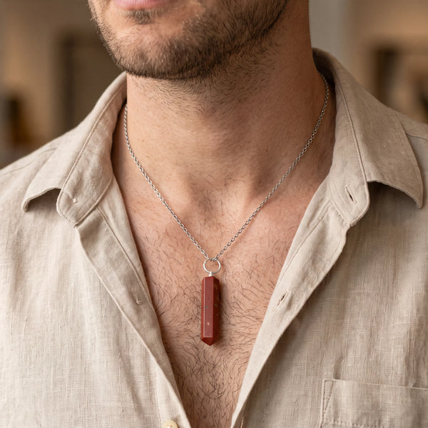 Collier homme pendentif pointe en jaspe rouge sur chaîne argentée