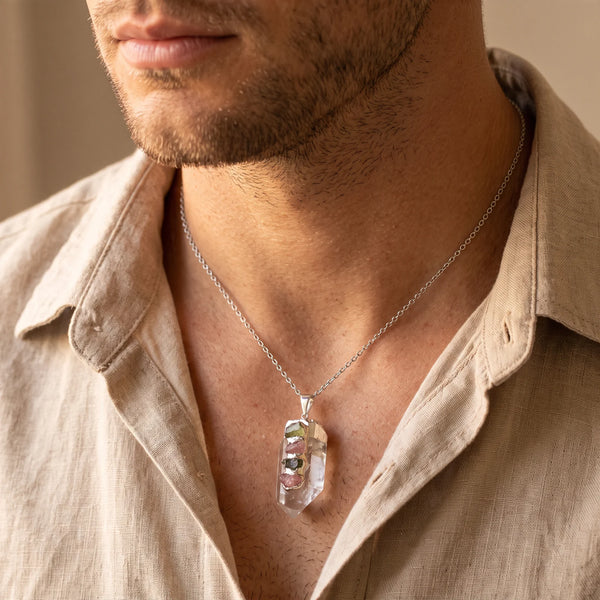 Collier homme pendentif pointe en cristal de roche et tourmaline melon, chaîne argentée