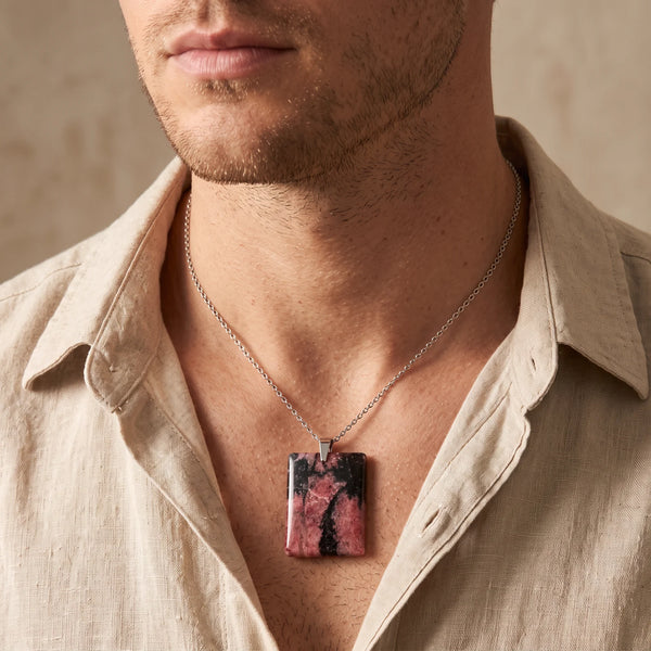 Collier homme pendentif rectangle en rhodonite sur chaîne argentée