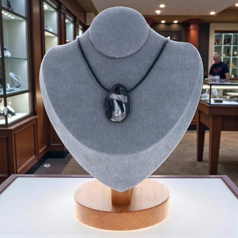 Collier en Hypersthène, pierre naturelle utilisée en lithothérapie