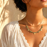 Collier Multi Rangs Aventurine Verte CALYA®, Chaîne Dorée et Médaillons