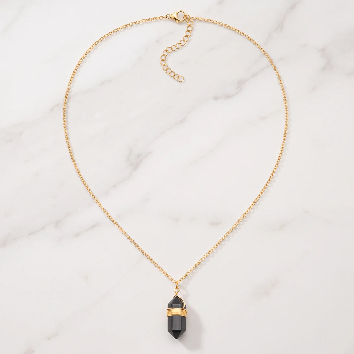 Collier obsidienne noire sur chaîne en acier inoxydable doré de 38 à 43 cm