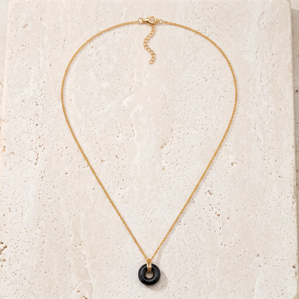 Collier onyx noir sur chaîne dorée en acier inoxydable, 48 à 53 cm