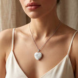 Pendentif Cœur Femme en Howlite Blanche 25 mm, Bélière Argentée