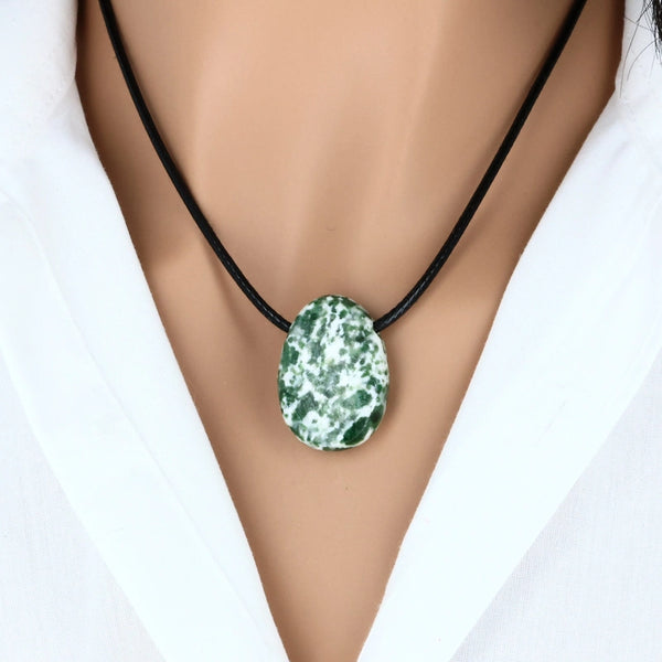 pendentif en pierre naturelle agate arbre forme ovale percée latéralement