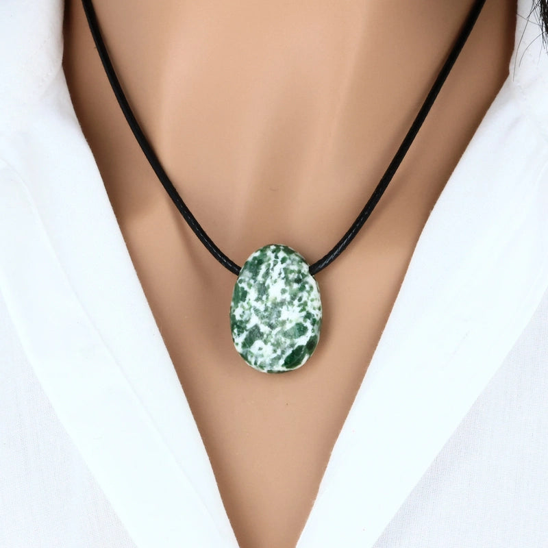 pendentif en pierre naturelle agate arbre forme ovale percée latéralement