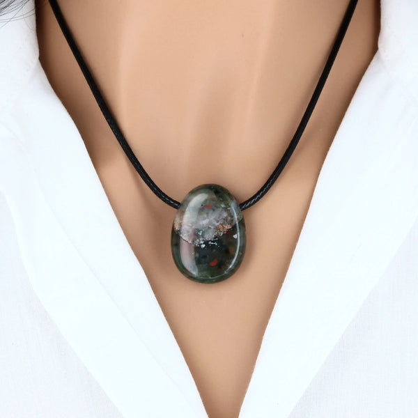 pendentif en pierre naturelle jaspe héliotrope forme ovale percée