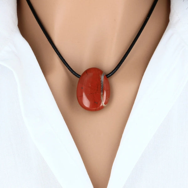 pendentif en pierre naturelle jaspe rouge forme ovale polie