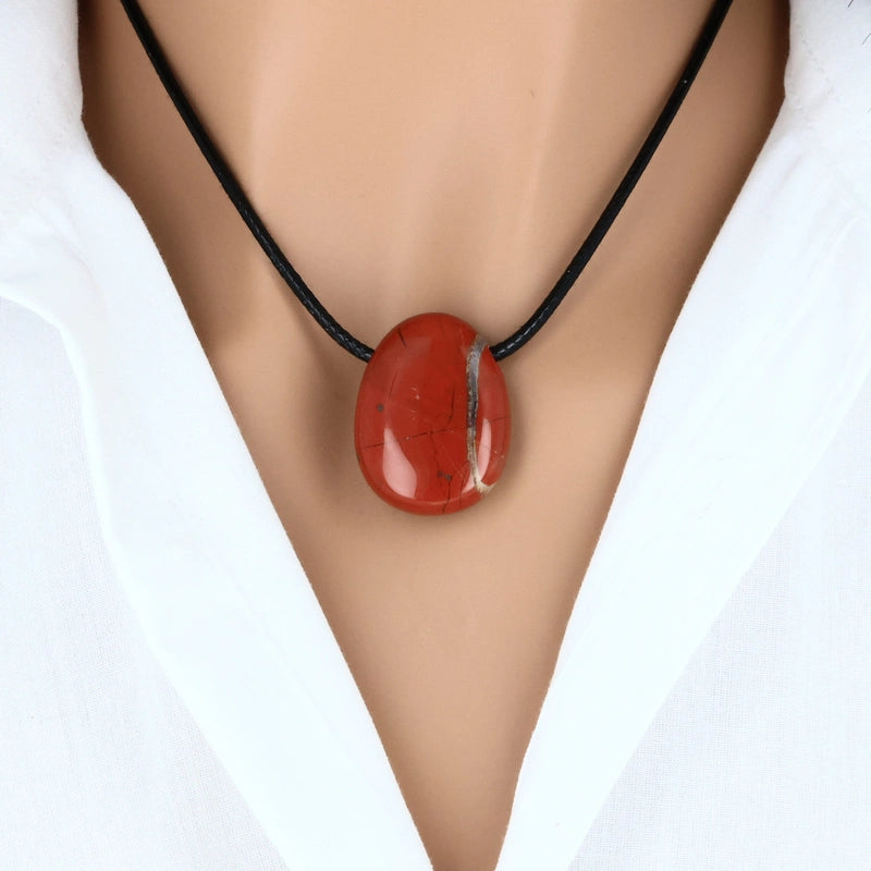 pendentif en pierre naturelle jaspe rouge forme ovale polie