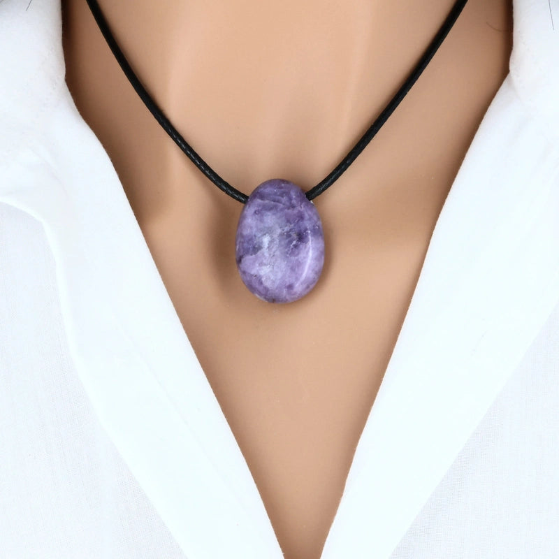 pendentif en pierre naturelle lépidolite violet nacré forme ovale