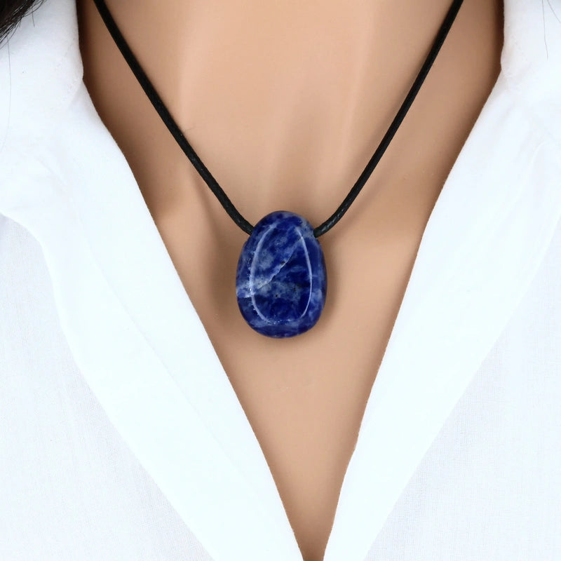 pendentif en pierre naturelle sodalite bleu profond forme ovale