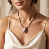 Pendentif Goutte en Rhodonite Rose Veinée de Noir, Chaîne ou Cordon au Choix