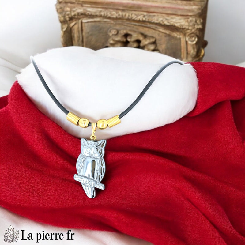 Collier hematite à pendentif hibou sculpté sur cordon silicone, 43 cm