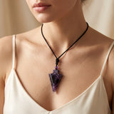 Pendentif Pointe de Flèche en Améthyste, Cordon Noir Ajustable