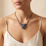 Pendentif Tête de Loup en Sodalite Sculptée, avec Cordon