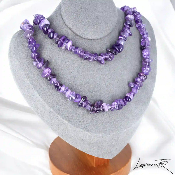 Collier Améthyste Baroque (Élixir Violet) en pierres naturelles violettes, disponible en 42cm et 90cm.