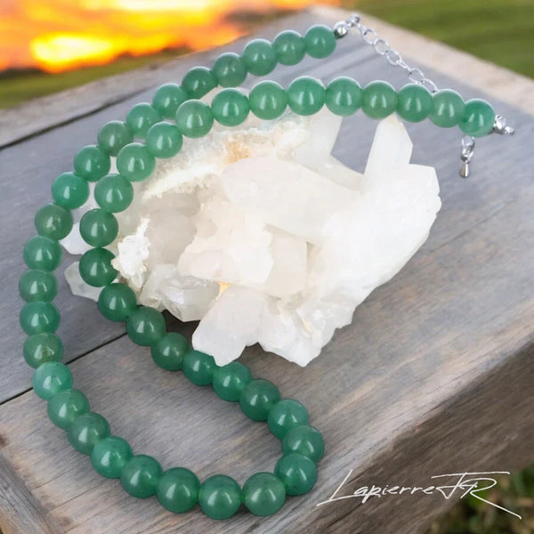 Collier avec pierre d’Aventurine Verte véritable, bijou en perles naturelles vertes pour femme. Symbole d’harmonie, de sérénité et de chance.