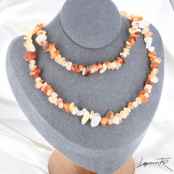 Collier Cornaline Baroque Énergisant (Flamme Créative) avec pépites naturelles orangées.