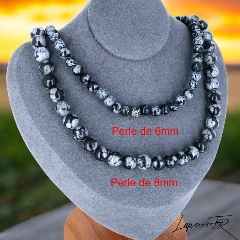 Collier Obsidienne Neige en pierre naturelle, bijou de lithothérapie pour femme, perles rondes noires et grises véritables, élégantes et protectrices.