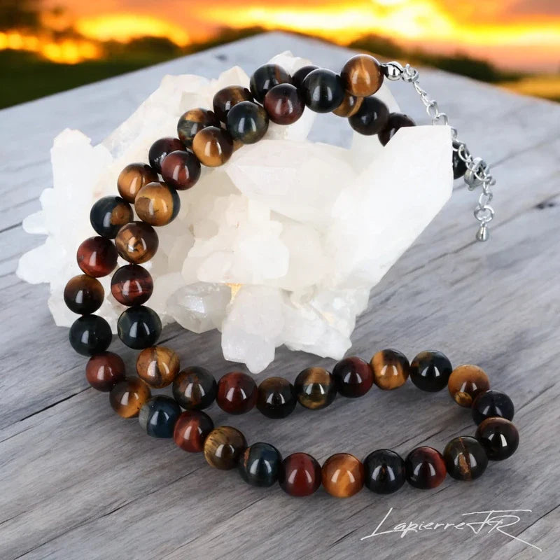 Collier en pierre naturelle d’Œil de Tigre, bijou de lithothérapie pour femme. Véritable pierre marron dorée en perles rondes, symbole de protection, de force et de confiance en soi.