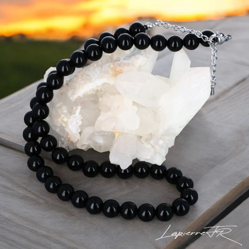 Bijou en pierre naturelle Onyx Noir, collier pour femme en perles rondes, pierre protectrice favorisant la stabilité, la confiance et l’ancrage.