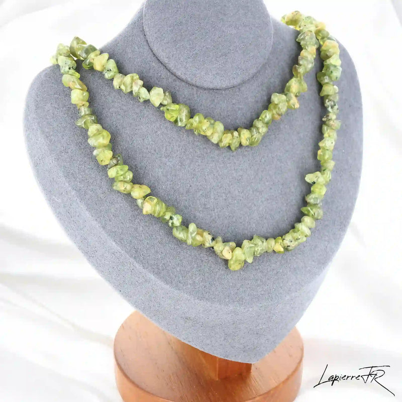 Collier Péridot Baroque Vert Lumineux (Éclosion Printanière) avec pépites naturelles vert olive.
