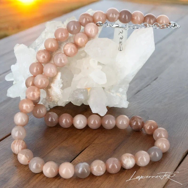 Bijou en pierre naturelle Pierre de Soleil, collier pour femme en perles rondes, pierre éclatante favorisant la confiance, l’optimisme et l’énergie positive.