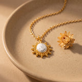 Collier Howlite ALBA®, Pierre Blanche Ovale sur Petit Soleil Doré