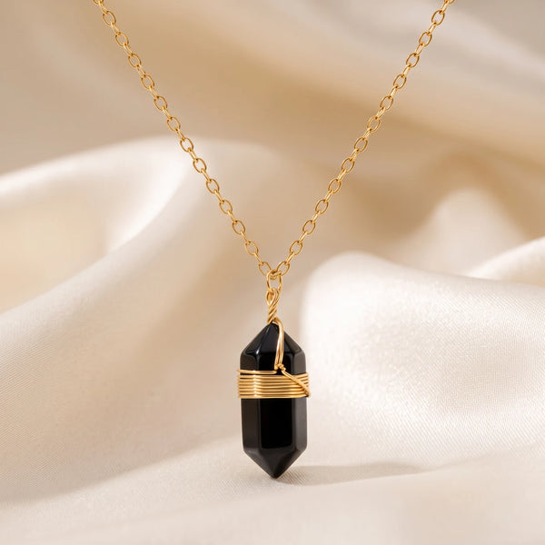 Collier pierre noire en obsidienne, pointe de 20 mm sur chaîne dorée