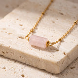 Collier Pierre Rose en Quartz Rose LUMIA®, Tube sur Chaîne Dorée Femme