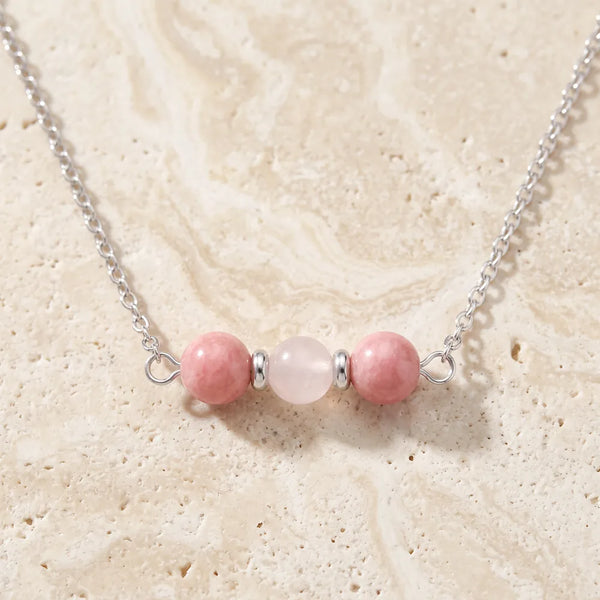 Collier pierre rose TRINA® en rhodonite et quartz rose, trois perles sur chaîne argentée